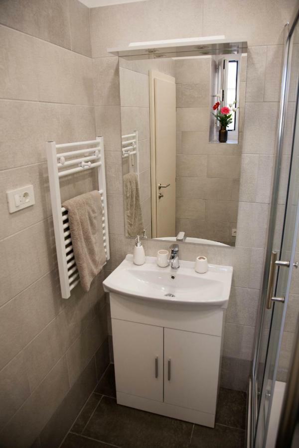 Soukki Town Centre Suites 1 Split Exterior foto
