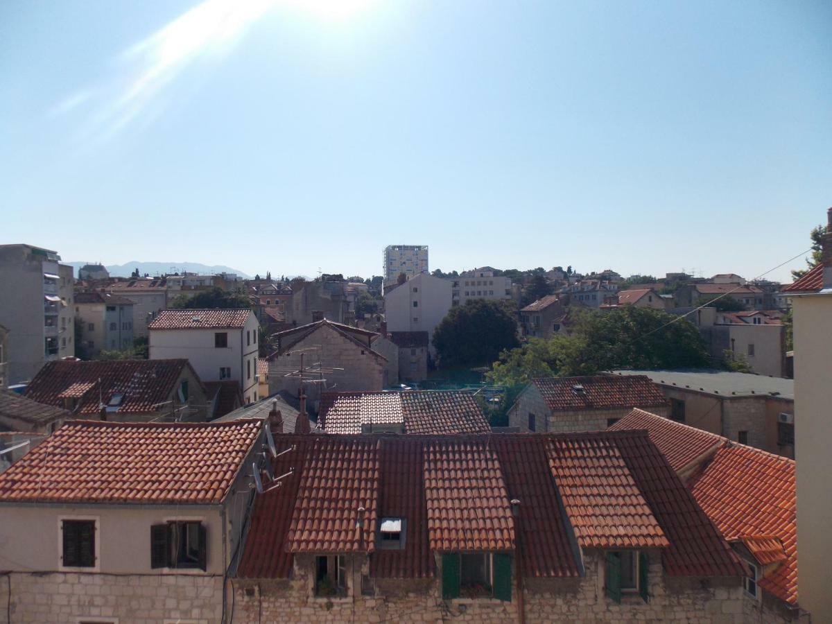Soukki Town Centre Suites 1 Split Exterior foto